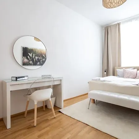 Orestaliving - 2Br On The Danube Canal Wien Exterior foto